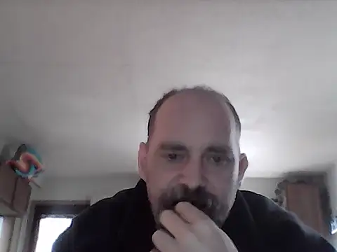 Snapshot of crazyheratic8 chatting on April 3, 4:38 pm crazyheratic8 online show from April 3, 4:38 pm