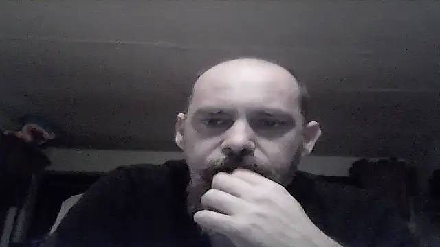 Snapshot of crazyheratic8 chatting on April 5, 3:36 am crazyheratic8 online show from April 5, 3:36 am