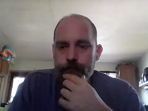 Snapshot of crazyheratic8 chatting on April 5, 8:17 pm crazyheratic8 online show from April 5, 8:17 pm