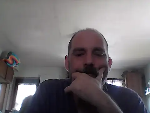 Snapshot of crazyheratic8 chatting on April 6, 4:30 pm crazyheratic8 online show from April 6, 4:30 pm