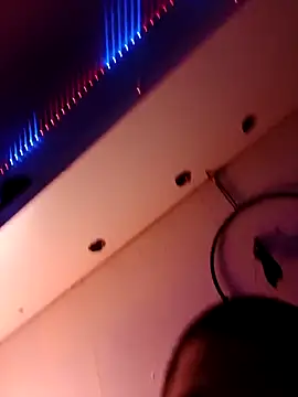 Snapshot of JNTre chatting on February 24, 4:10 am JNTre online show from February 24, 4:10 am