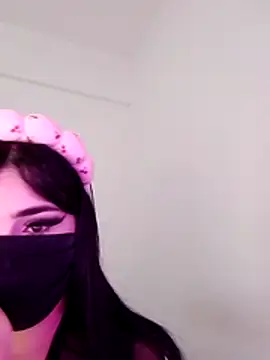 hot inaas online show from November 7, 7:03 pm