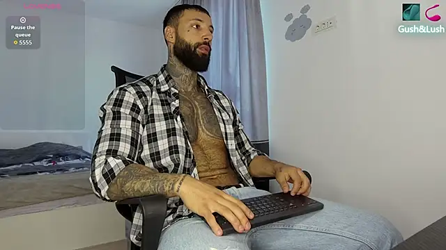 Snapshot of MasculineGuy99 chatting on October 10, 7:07 am MasculineGuy99 online show from October 10, 7:07 am