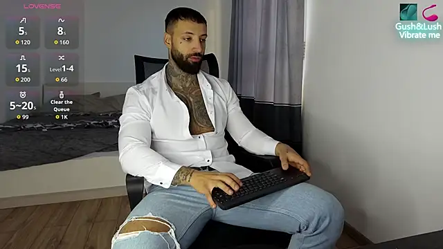 Snapshot of MasculineGuy99 chatting on October 19, 5:08 am MasculineGuy99 online show from October 19, 5:08 am