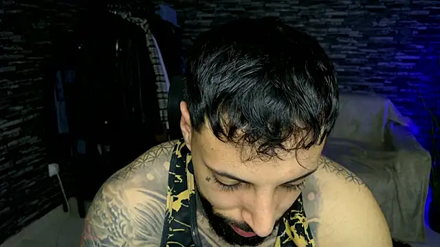 MasculineGuy99 online show from May 5, 8:28 pm