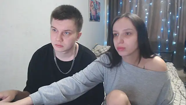 Snapshot of Mark_and_Wendy chatting on April 8, 12:38 pm Mark and Wendy online show from April 8, 12:38 pm