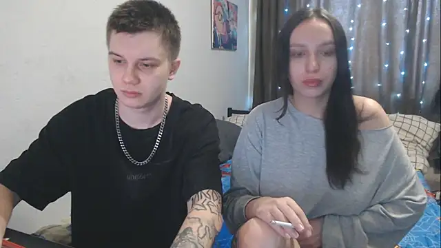 Snapshot of Mark_and_Wendy chatting on April 9, 4:45 am Mark and Wendy online show from April 9, 4:45 am