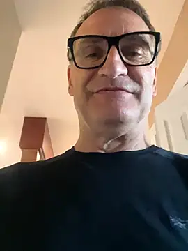 Snapshot of charleluff chatting on October 7, 2:36 pm charleluff online show from October 7, 2:36 pm
