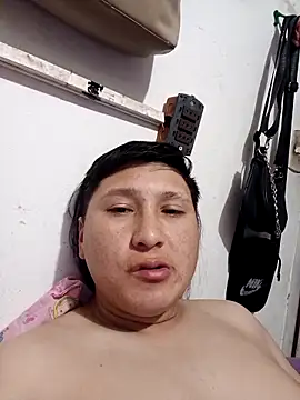 Snapshot of Chyynoxxx chatting on October 1, 3:29 pm Chyynoxxx online show from October 1, 3:29 pm