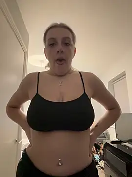 LucyLowbb online show from October 12, 8:30 pm