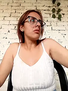 Jade 1-9 online show from November 5, 8:09 pm