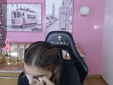 mia foster t online show from November 6, 12:50 pm