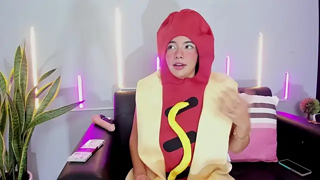 Jules Angel online show from October 31, 1:45 pm