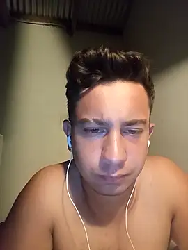 Snapshot of joaquin2224 chatting on February 23, 4:32 am joaquin2224 online show from February 23, 4:32 am