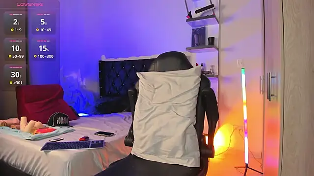 Snapshot of _Duriel chatting on February 3, 6:57 pm Duriel online show from February 3, 6:57 pm