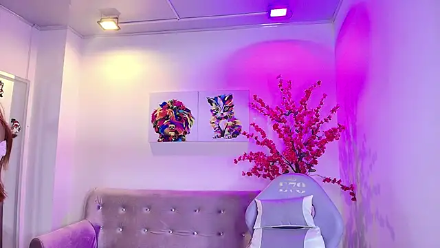 Summer miller online show from January 14, 11:38 am