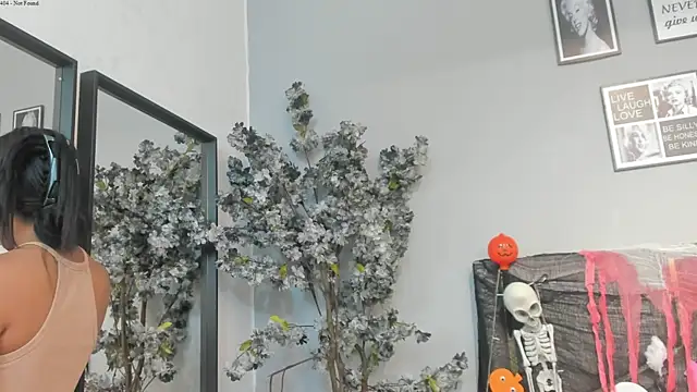 Nahomycarterr online show from October 22, 7:35 pm