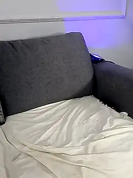 Nahomycarterr online show from April 1, 1:41 pm