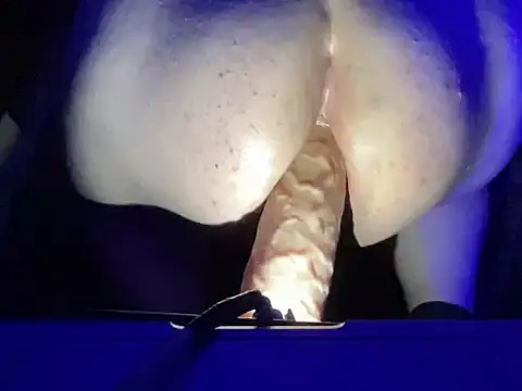 cris20025 online show from April 19, 1:54 pm