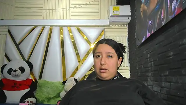Snapshot of DulcineaSaenz chatting on October 15, 7:47 pm DulcineaSaenz online show from October 15, 7:47 pm