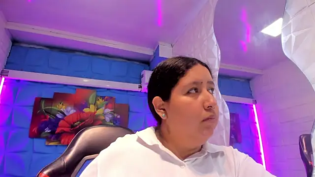 Snapshot of DulcineaSaenz chatting on October 18, 8:31 pm DulcineaSaenz online show from October 18, 8:31 pm