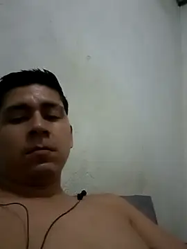 Snapshot of Travieso_loco9 chatting on March 13, 8:43 am Travieso loco9 online show from March 13, 8:43 am