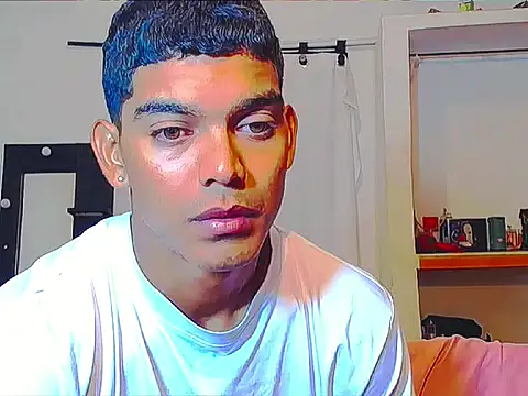 theMyke101 online show from May 2, 4:39 am
