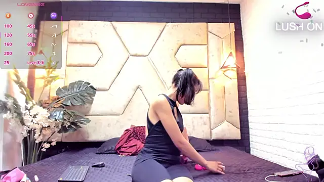 Julieta Slav3 online show from March 26, 9:09 pm