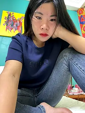 Snapshot of Noen_22 chatting on October 31, 4:35 am Noen 22 online show from October 31, 4:35 am