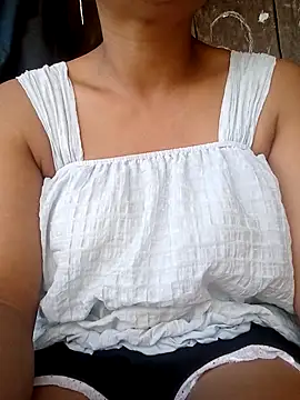 Snapshot of maybaby- chatting on October 10, 3:27 am maybaby- online show from October 10, 3:27 am