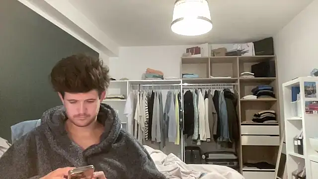 Snapshot of VersaGoo chatting on October 23, 9:52 am VersaGoo online show from October 23, 9:52 am