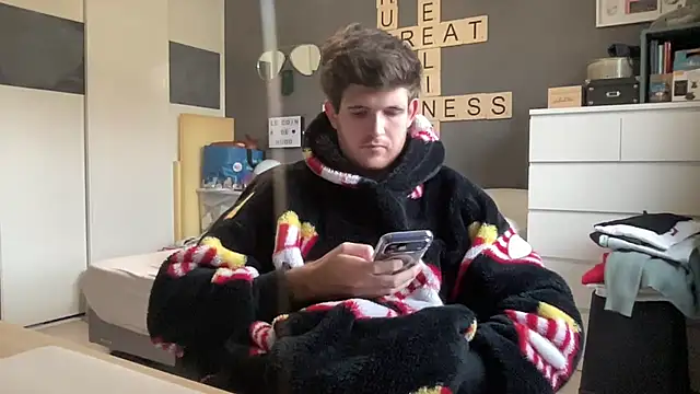 Snapshot of VersaGoo chatting on November 30, 9:35 am VersaGoo online show from November 30, 9:35 am