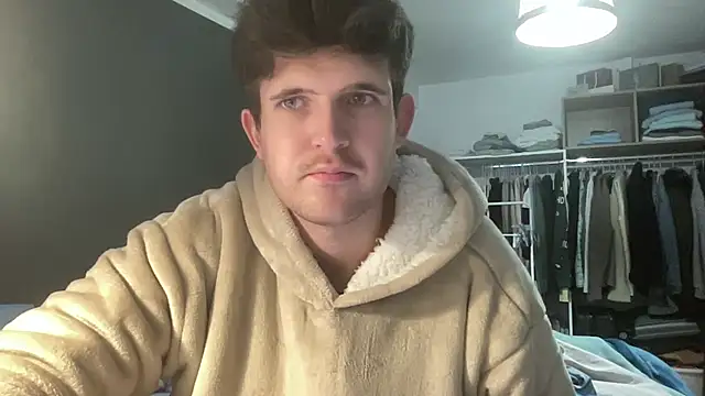 Snapshot of VersaGoo chatting on February 10, 8:07 am VersaGoo online show from February 10, 8:07 am