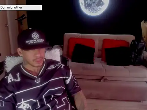 Snapshot of Dammianmiller chatting on June 1, 3:58 pm Dammianmiller online show from June 1, 3:58 pm