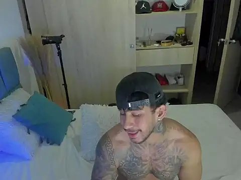 Dammianmiller online show from July 25, 4:54 am