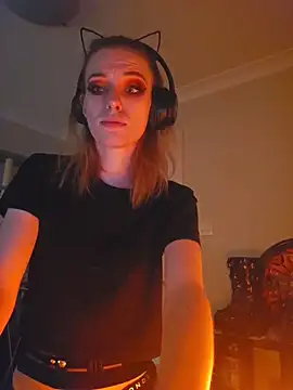 Snapshot of lonely_Cosplay_chick chatting on November 1, 5:59 pm lonely Cosplay chick online show from November 1, 5:59 pm