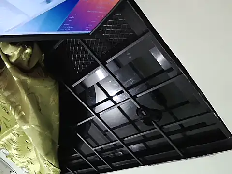 Snapshot of TeaseNPlease_13 chatting on November 10, 1:43 pm TeaseNPlease 13 online show from November 10, 1:43 pm