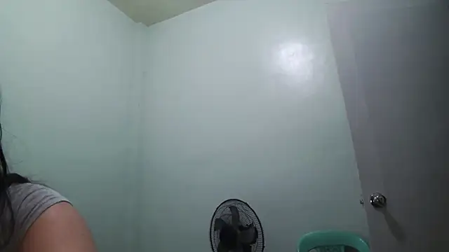 Snapshot of TeaseNPlease_13 chatting on December 17, 9:43 pm TeaseNPlease 13 online show from December 17, 9:43 pm