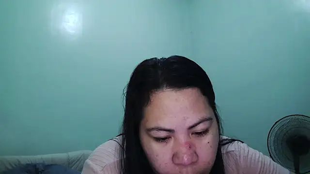 Snapshot of TeaseNPlease_13 chatting on December 21, 6:20 am TeaseNPlease 13 online show from December 21, 6:20 am