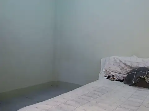 Snapshot of TeaseNPlease_13 chatting on February 1, 9:24 pm TeaseNPlease 13 online show from February 1, 9:24 pm