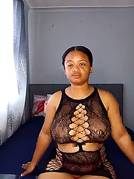 Sultrytits6 online show from April 7, 10:26 am