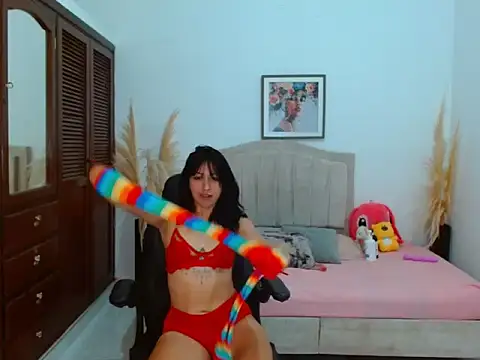 annyrusso online show from December 5, 5:53 pm