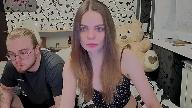 xAlisontiny online show from April 10, 7:51 pm