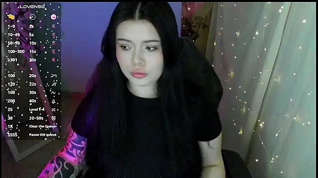 Snapshot of Mona_Esty chatting on April 22, 6:38 am Mona Esty online show from April 22, 6:38 am