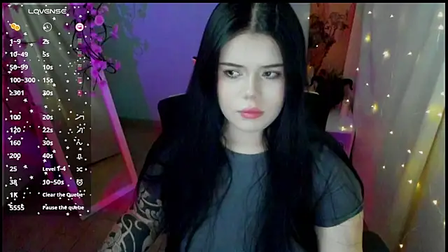 Snapshot of Mona_Esty chatting on April 27, 6:11 am Mona Esty online show from April 27, 6:11 am