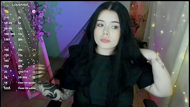 Snapshot of Mona_Esty chatting on May 11, 8:20 am Mona Esty online show from May 11, 8:20 am