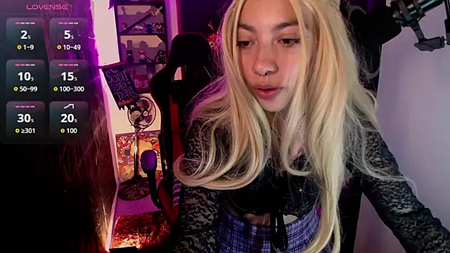 lunarichy22 online show from November 18, 9:41 pm