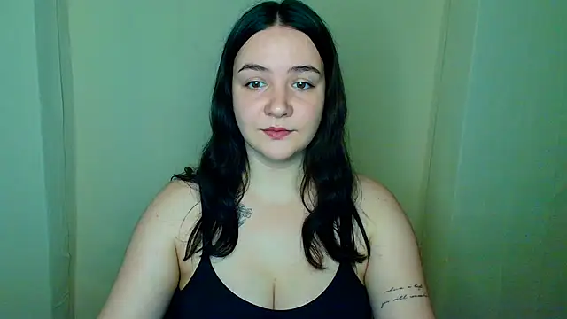 Snapshot of OliviaMontgommery chatting on July 21, 12:24 am OliviaMontgommery online show from July 21, 12:24 am