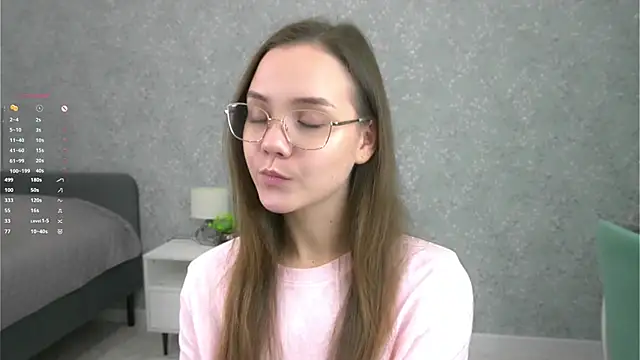 SweetSaraPie online show from December 4, 6:38 pm