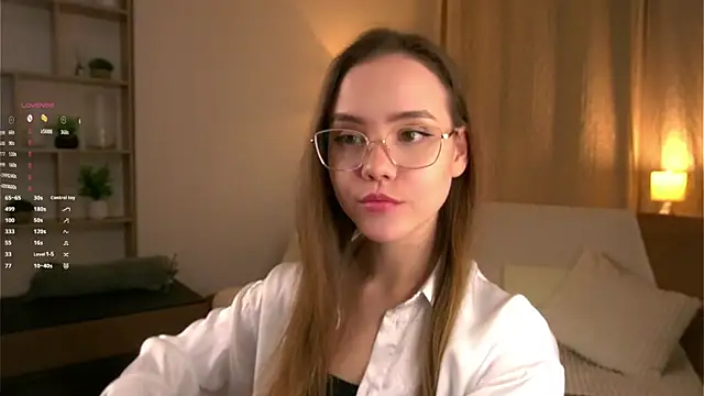 SweetSaraPie online show from March 1, 6:10 pm